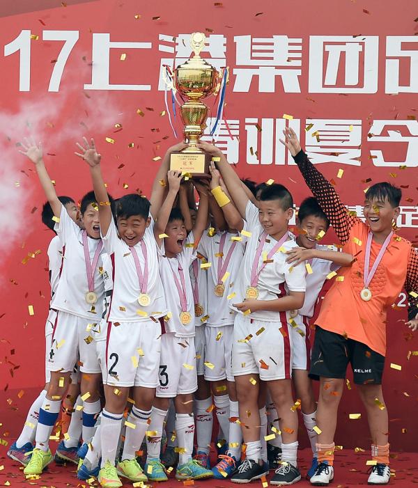 中超青训模式要学巴萨，上港：我们没问球员家长要过一分钱