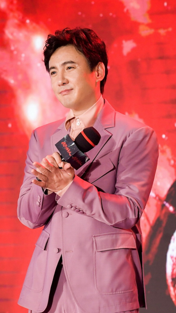 “疯狂”系列电影回归！宁浩要拍刘慈欣的科幻小说