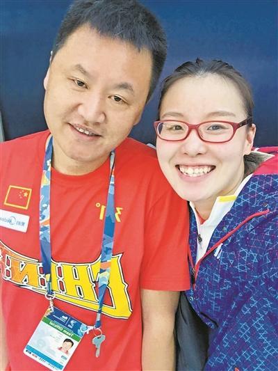 他是徐嘉余最感谢的人！“泳队爸爸”肿瘤术后半年就复出执教