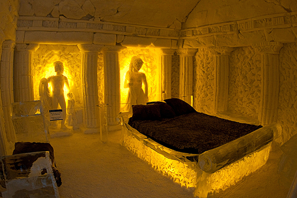 趣看｜外面辣么热，只想点着火炉在冰床上取暖