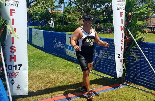 “你太胖了要运动”！妻子离世前嘱托，他用65场马拉松实现