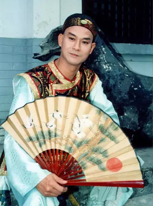 要聊不老男神，还得从郑少秋说起