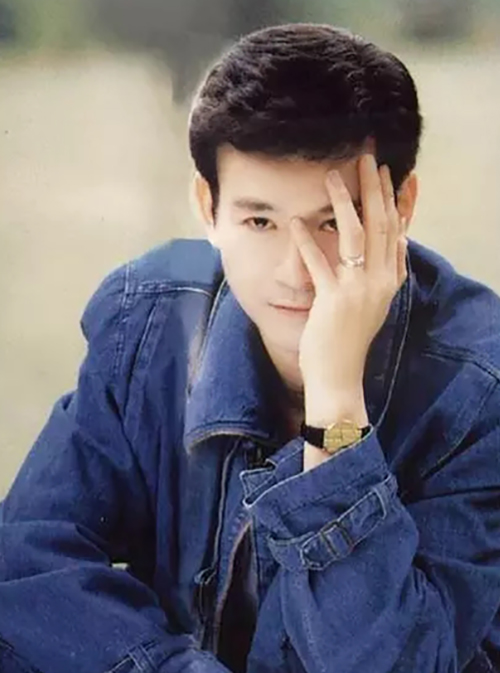 要聊不老男神，还得从郑少秋说起