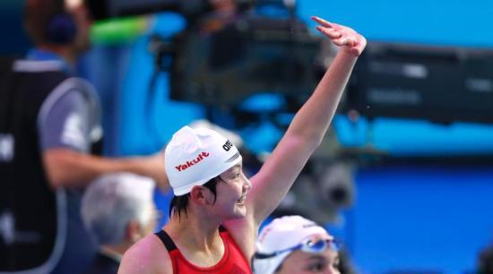 15岁中国小丫再获世游赛银牌，高原训练一天游15000米