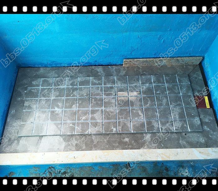 淋浴房防滑石安装 (1).jpg