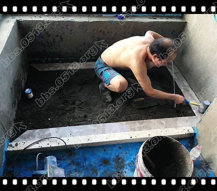 淋浴房防滑石安装 (5).jpg