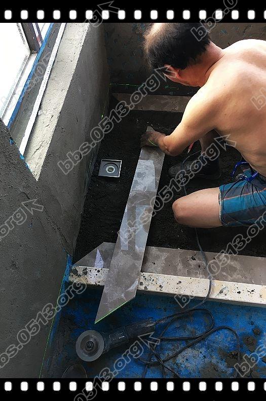 淋浴房防滑石安装 (9).jpg