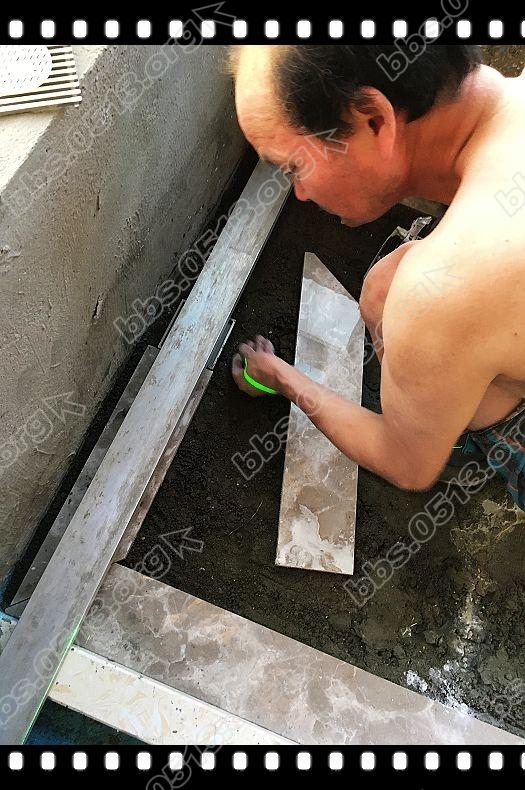 淋浴房防滑石安装 (11).jpg