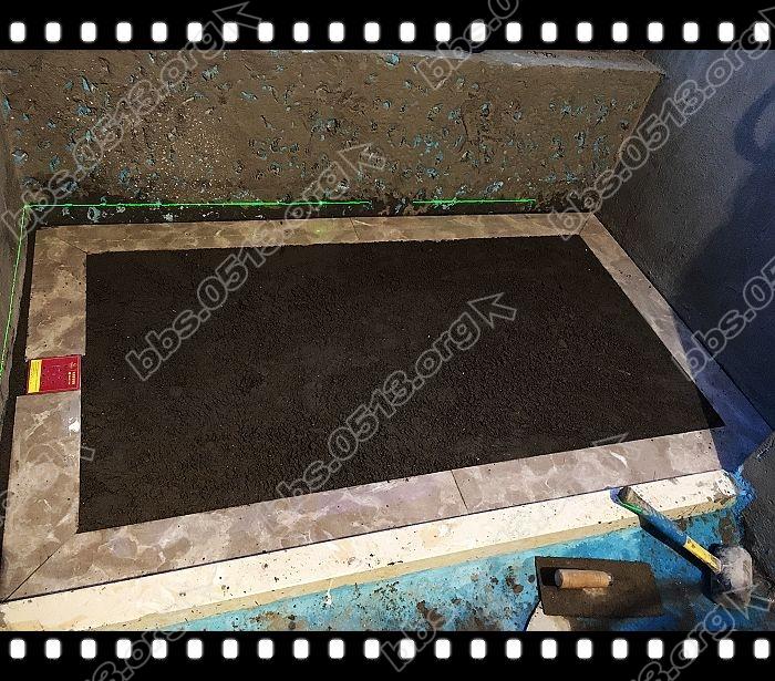 淋浴房防滑石安装 (18).jpg