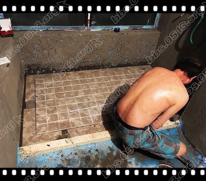 淋浴房防滑石安装 (25).jpg