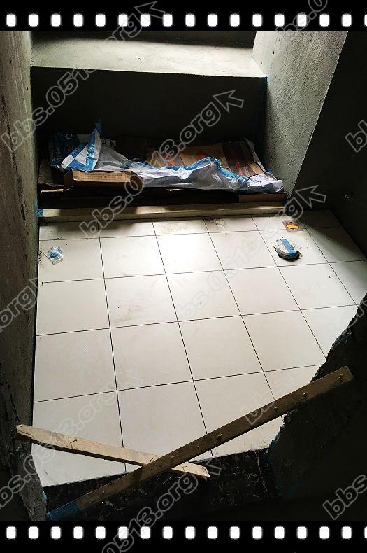 小卫生间地砖 (1).jpg