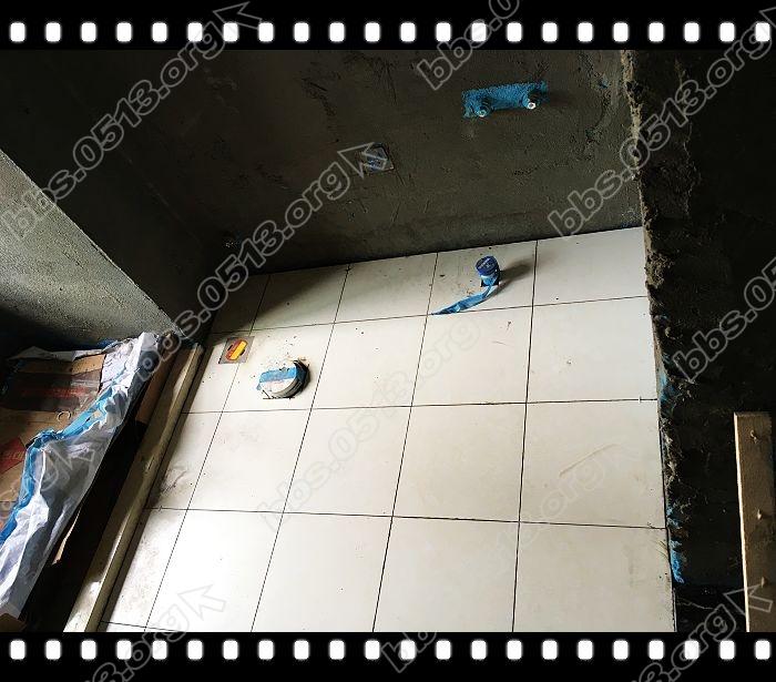 小卫生间地砖 (2).jpg