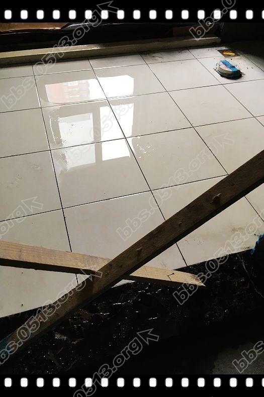 小卫生间地砖 (3).jpg