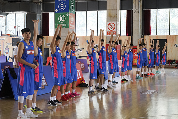 特写｜CBA选秀里的大学生球员：就是想经历一下，万一行呢