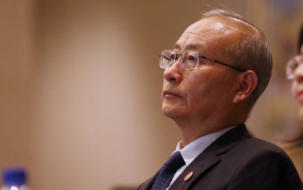 交通银行董事长牛锡明因病休养治疗，副董事长彭纯代为履职