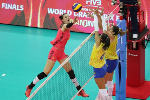 中国女排如何摆脱“朱婷依赖症”，她的归来让问题全解决了