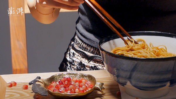 视频｜立秋：卤牛肉葱油拌面，一叶梧桐一报秋