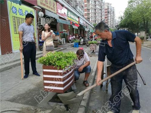 绿植箱，美化小区入口两侧，让居民每天都有一个好心情_副本.jpg