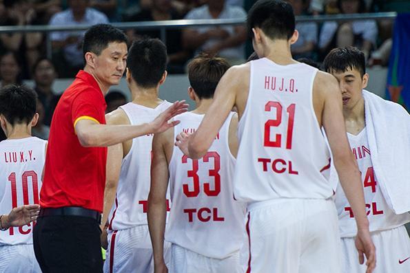 男篮亚洲杯来了澳洲球队，姚明轻轻问了声中国球员：你紧张吗