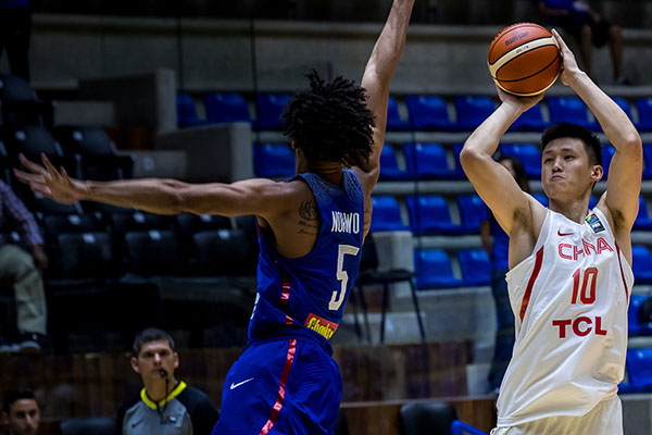 先别急着骂！中国男篮输给菲律宾，这是姚主席必须交的学费