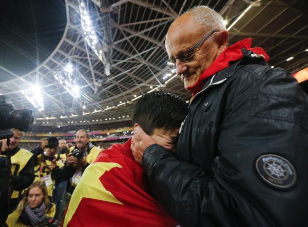 从抑郁中走出，夺金后的巩立姣唱了一首刘德华的歌