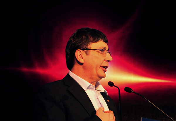 “被代言”中国石墨烯内衣广告，诺奖得主、石墨烯之父不高兴