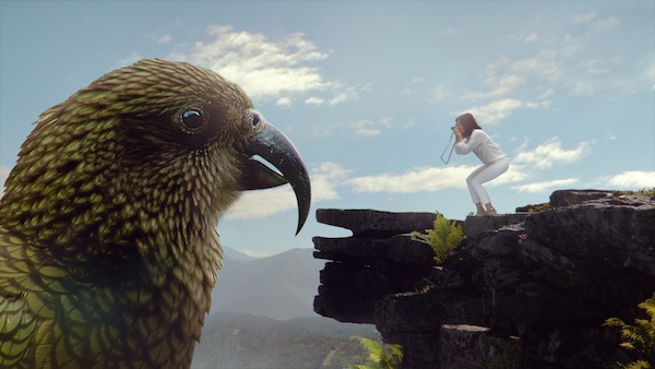 为长途飞行不无聊，航空公司准备了有趣的安全视频和催泪大片