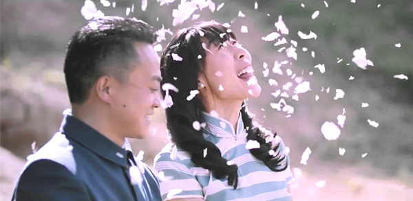 澎湃联播｜当我们在坐地铁时候，我们在做些什么？