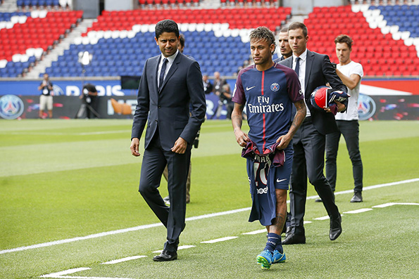 对话里瓦尔多：内马尔离开巴萨是好事，中国足球路还很长