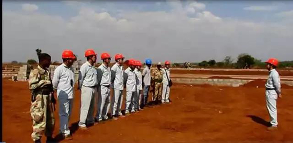 国家电网版战狼Ⅱ：在非洲遭遇拘留、传染病，全身毛发剃光