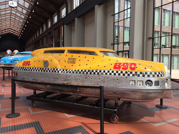 废弃厂房的华丽转身，巴黎问题区域里的“好莱坞”