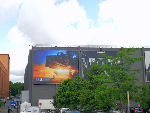 废弃厂房的华丽转身，巴黎问题区域里的“好莱坞”