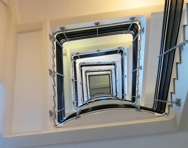 废弃厂房的华丽转身，巴黎问题区域里的“好莱坞”