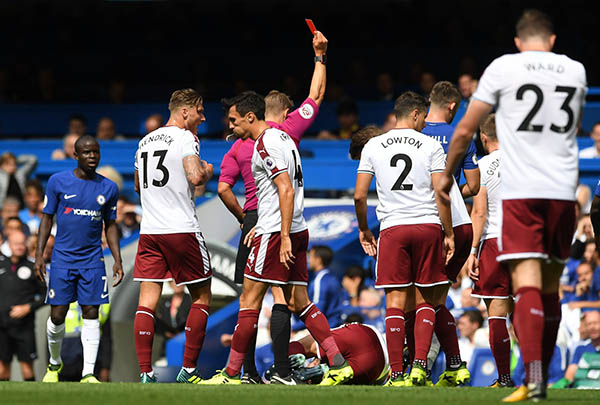 英超开局就演豪门惊悚剧，情怀满满鲁尼回归就进球