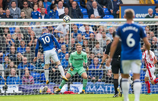 英超开局就演豪门惊悚剧，情怀满满鲁尼回归就进球