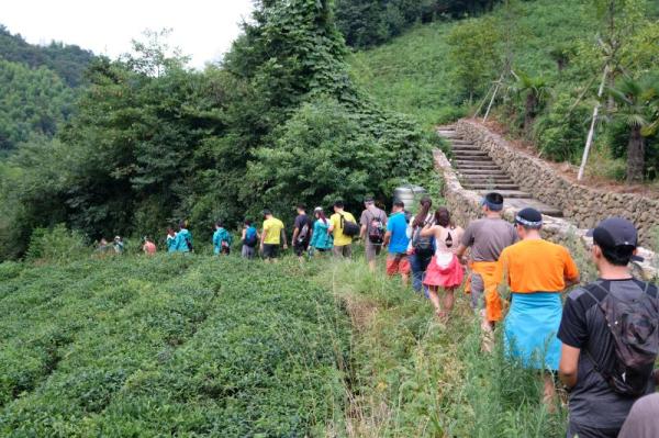 如何从路跑进阶越野，听这位征服珠峰的女性讲述“野练”