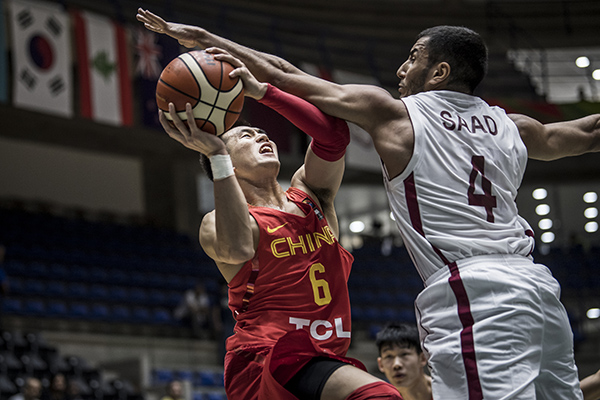 郭艾伦一人扛起中国男篮，这样的外线领袖20年没见过了