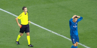 晒出7号球衣回击梅西，C罗用25分钟改变了“国家德比”