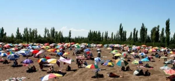 “火洲”吐鲁番：“热”催生沙疗、高温试车等新兴产业