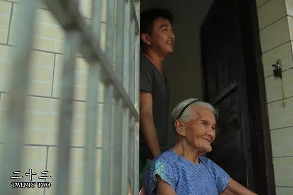 《二十二》口碑排片逆袭，希望不仅仅是纪念日的消费品