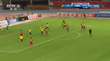 终于击败恒大！足协杯半决赛首回合上港2比1绝杀