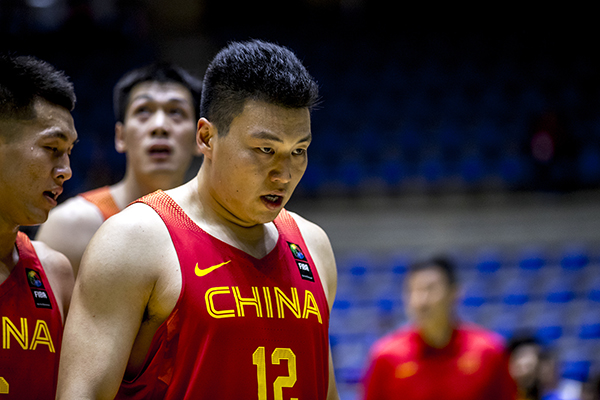 男篮亚洲杯：输给澳大利亚26分，中国男篮蓝队无缘四强