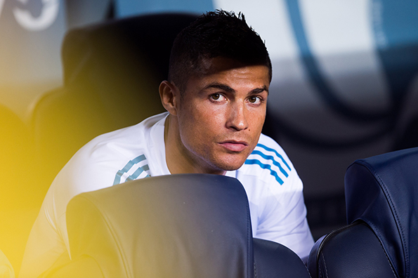 巴塞罗那恐袭已致13人遇难，西甲赛前默哀，球星送上哀悼