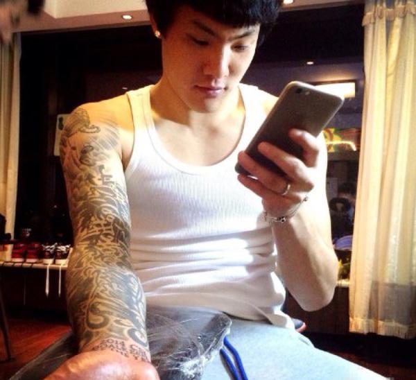 国青球员不许文身染发，贾秀全上任第一把火：学习根宝式治军