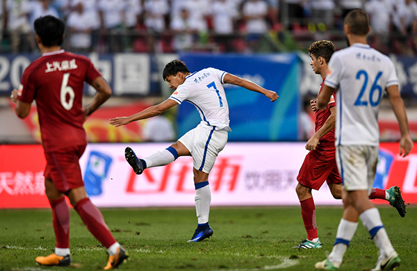 上港输球退出中超夺冠竞争，只有斯科拉里称对手还有机会