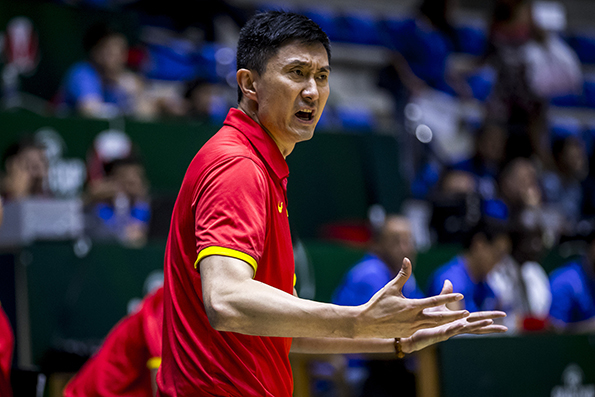 男篮亚洲杯排位赛大胜约旦，年轻球员成长令杜锋欣慰