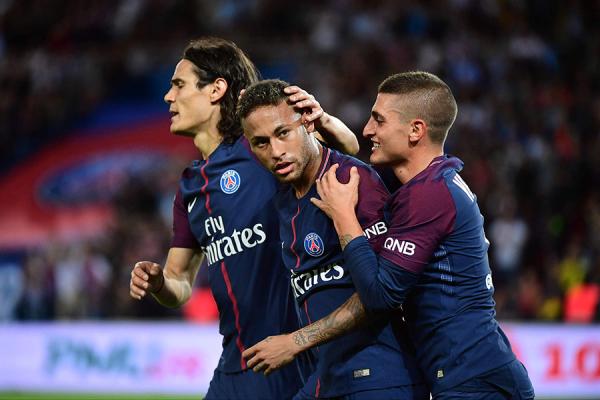 现场看内马尔神迹是种什么感受，巴黎球迷担心球队配不上他