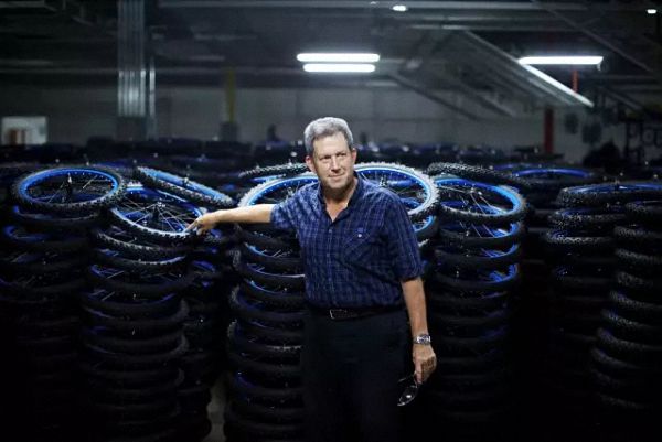 美国人要自己生产自行车，结果尴尬地发现零部件全得进口