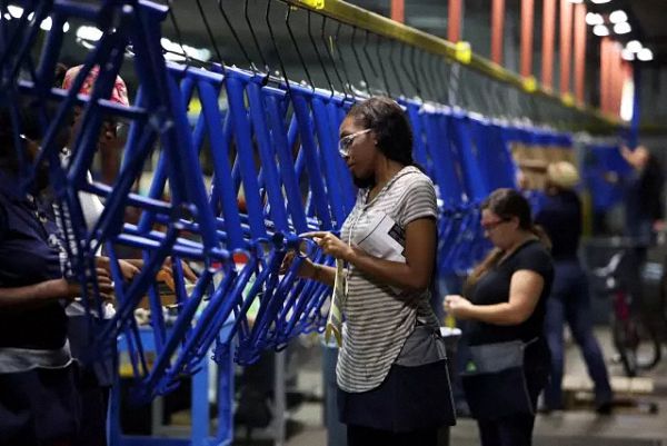 美国人要自己生产自行车，结果尴尬地发现零部件全得进口