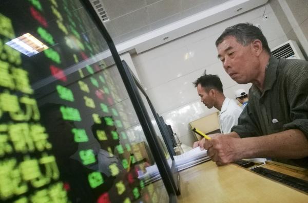 秦洪看盘｜个股行情依然活跃，短线已有上试3300点的冲动